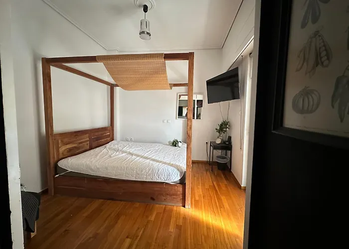 Urban Bright Living 2 Bedrooms, 2 Bathrooms, Elevator And Open Parking
