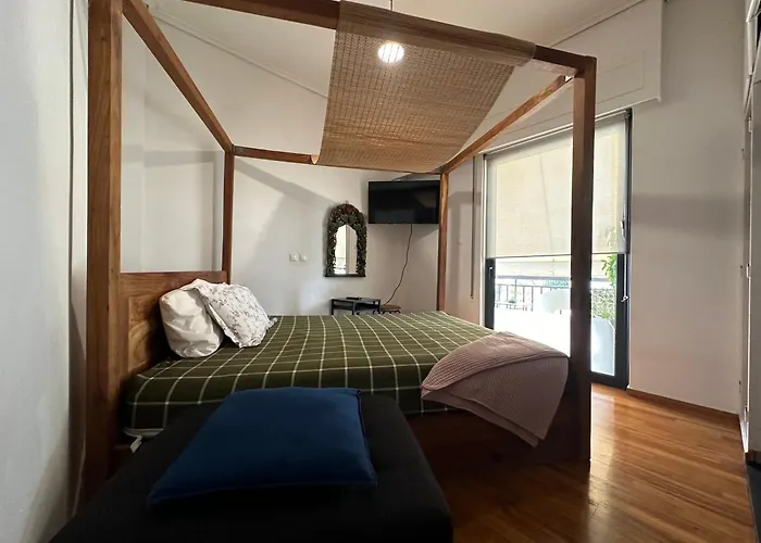 Urban Bright Living 2 Bedrooms, 2 Bathrooms, Elevator And Open Parking